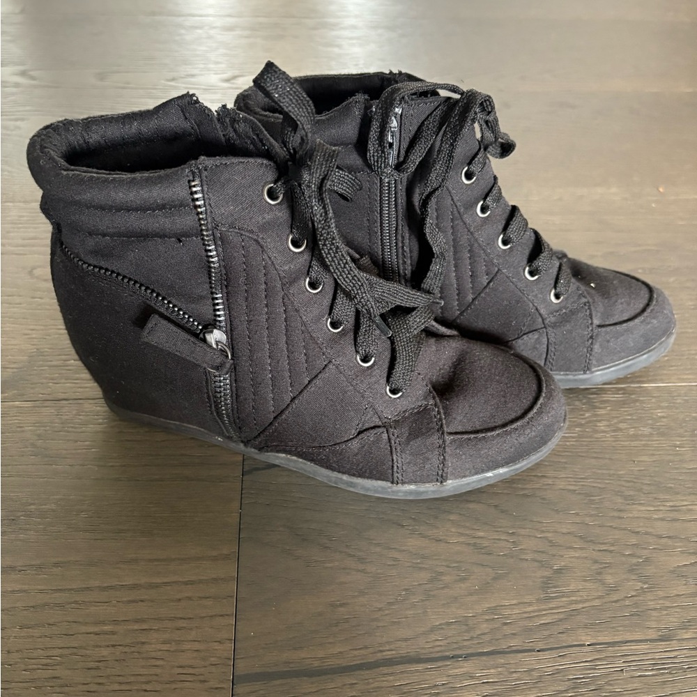 Justice black girls shoes sz 4 youth EUC worn 1-2 times